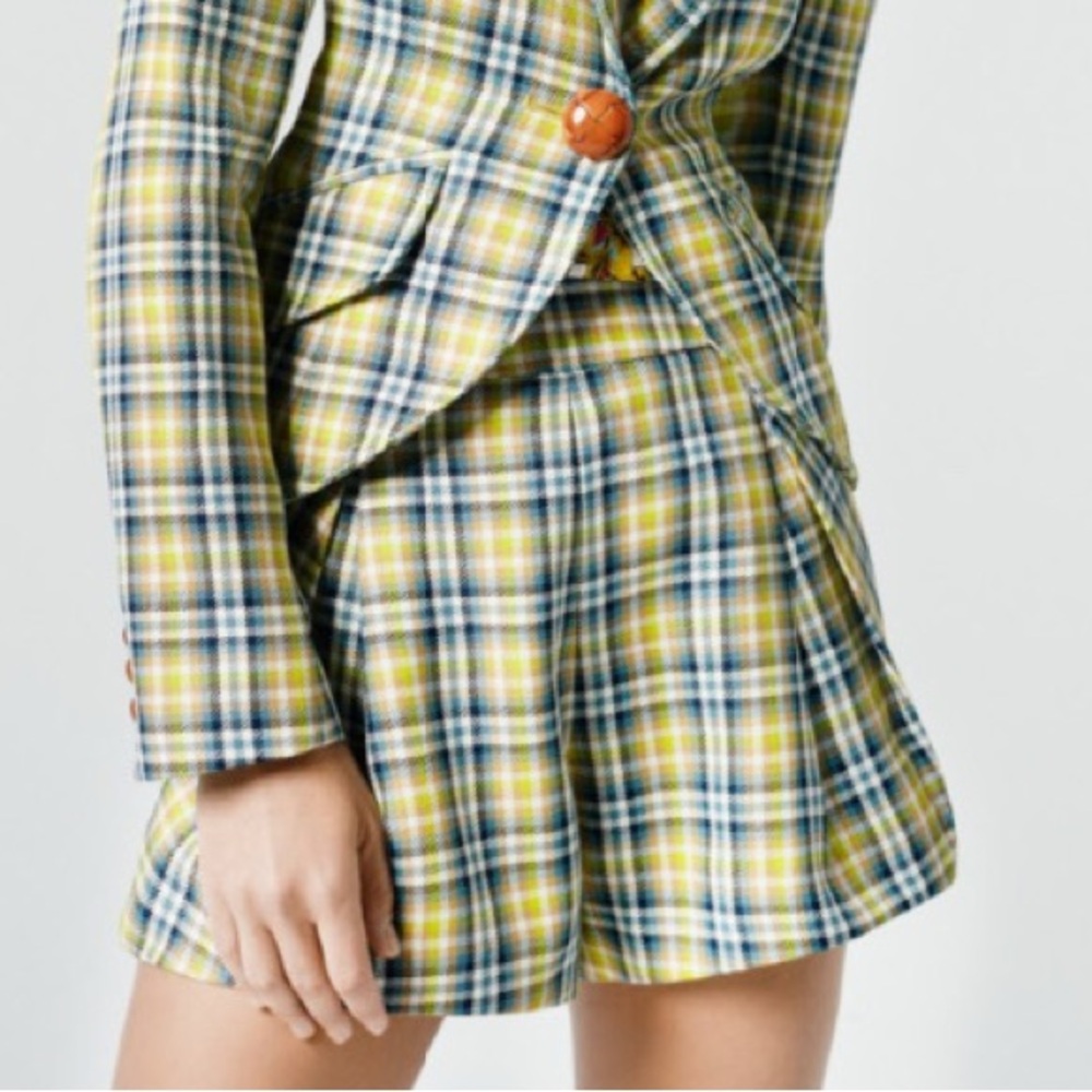 BNWT Smythe Pleated Short in Lime Plaid - size 4